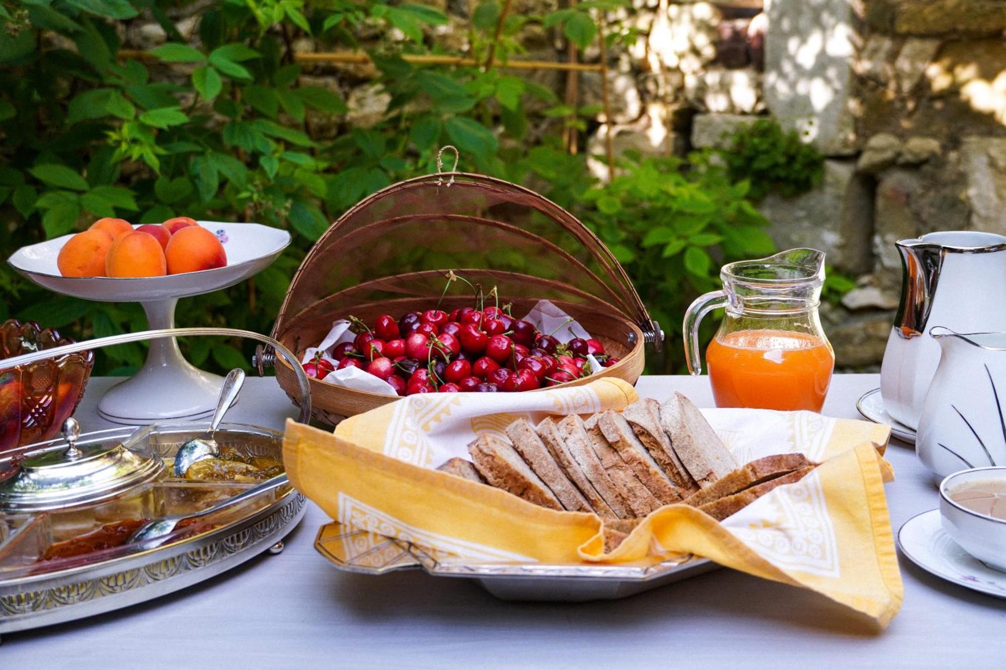 La Buissonniere Bed & Breakfast Oppede Bagian luar foto
